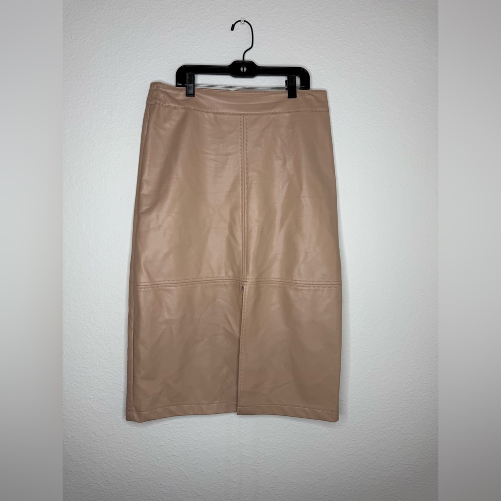Chic Beige Pencil Skirt
